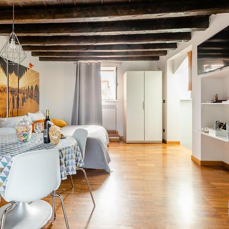 Just Here Apartments - La mansarda Bari Extérieur photo