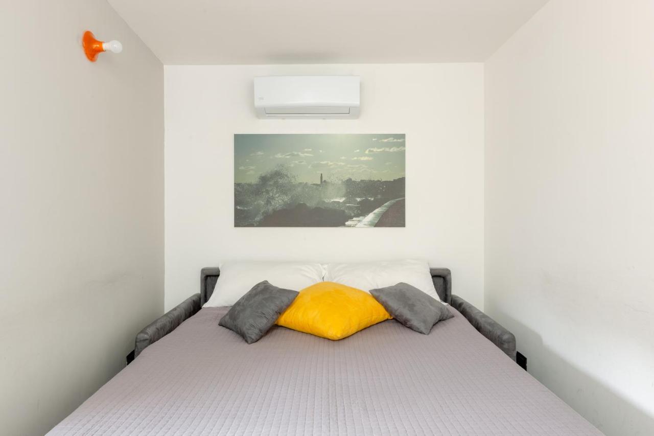 Just Here Apartments - La mansarda Bari Extérieur photo