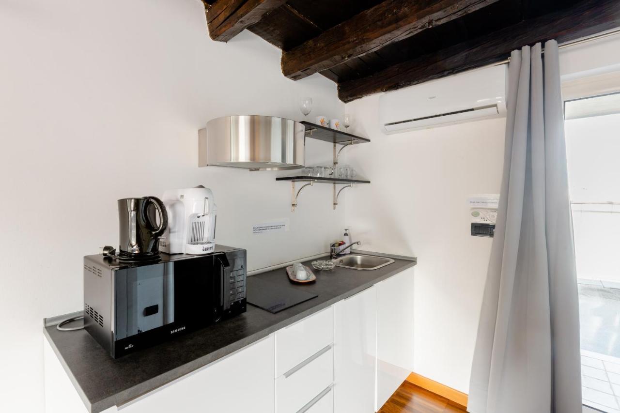 Just Here Apartments - La mansarda Bari Extérieur photo